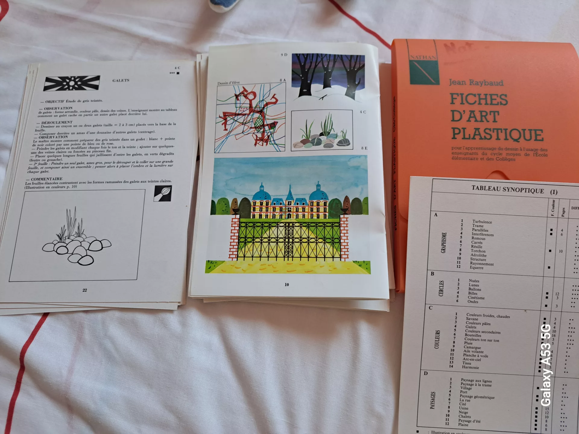 Fiches d'art plastique NATHAN d1ns pochette rigide plastifiée