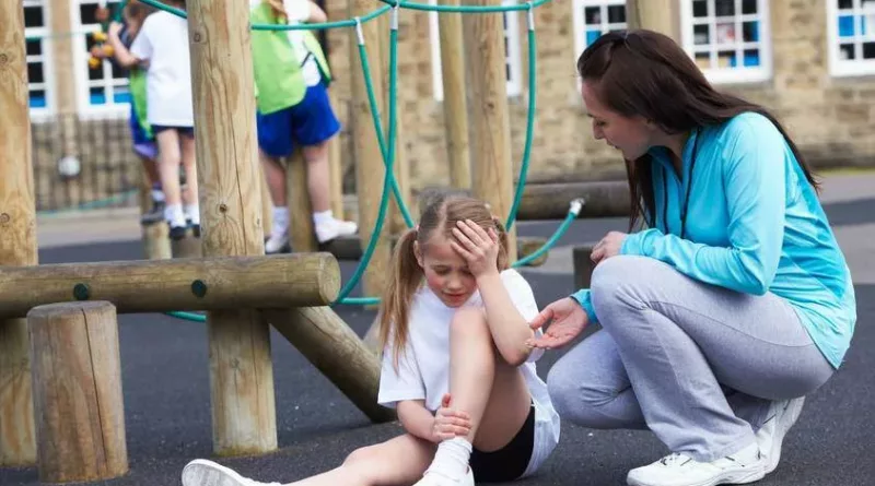 Publication d’un guide par le ministère pour gérer toutes les situations de santé à l’école, des simples bobos aux urgences vitales