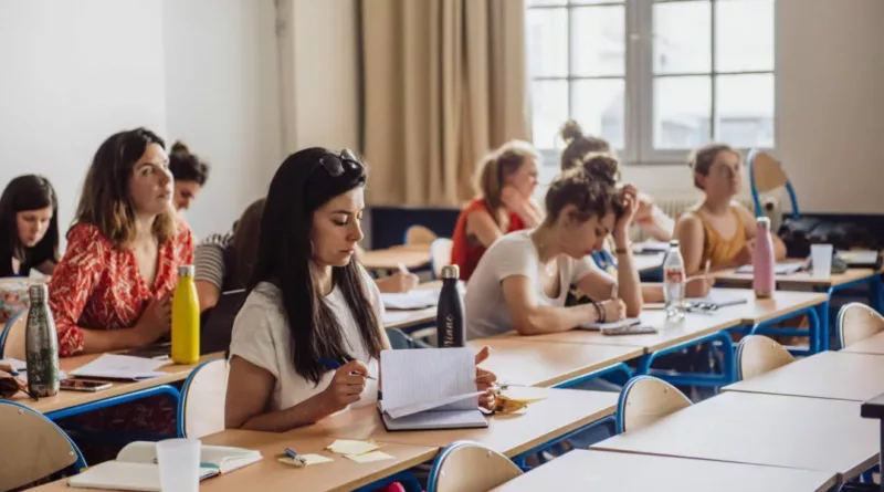 Formation sur les nouveaux programmes : des heures supplémentaires mises en place dans certains départements